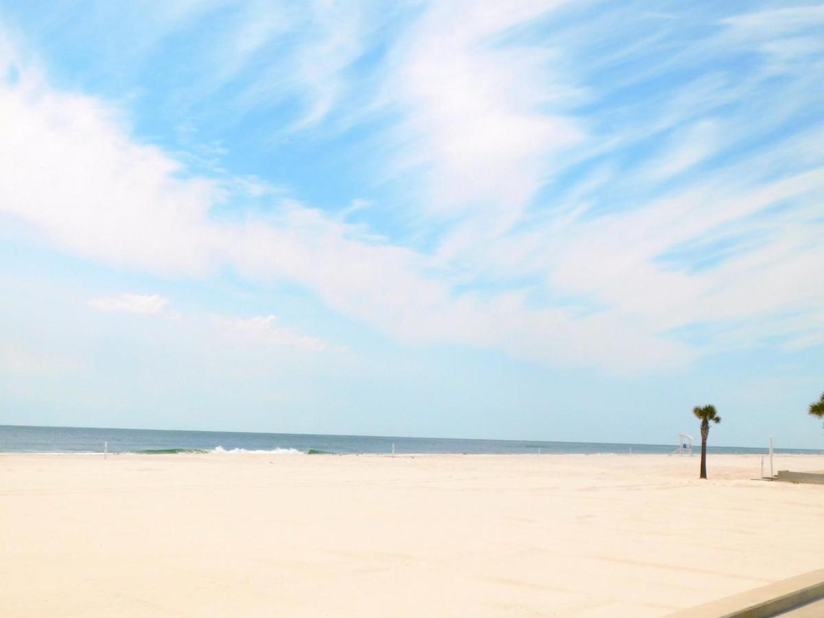 Budget Friendly Condo Perfect For A Romantic Getaway Within Walking Distance To The Beach! Gulf Shores Exteriör bild