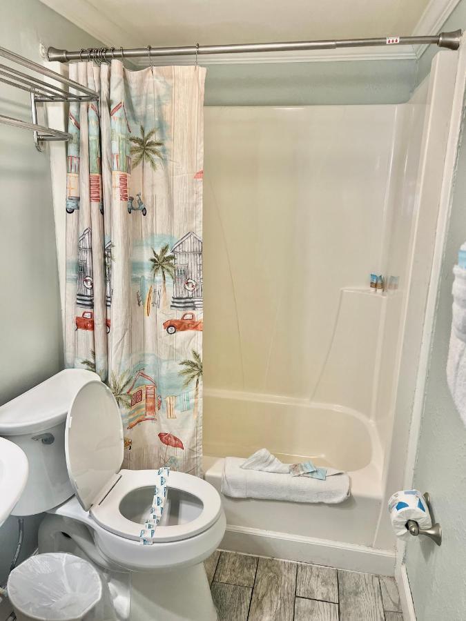 Budget Friendly Condo Perfect For A Romantic Getaway Within Walking Distance To The Beach! Gulf Shores Exteriör bild